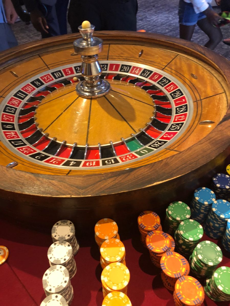 spinmama casino کھلاڑیوں کے لیے لائیو کیسینو سیکشن